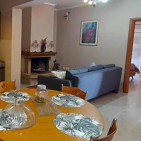 Airport Friendly House 1 * 아르테미다